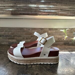 MIA Wedge Sandal, size 8